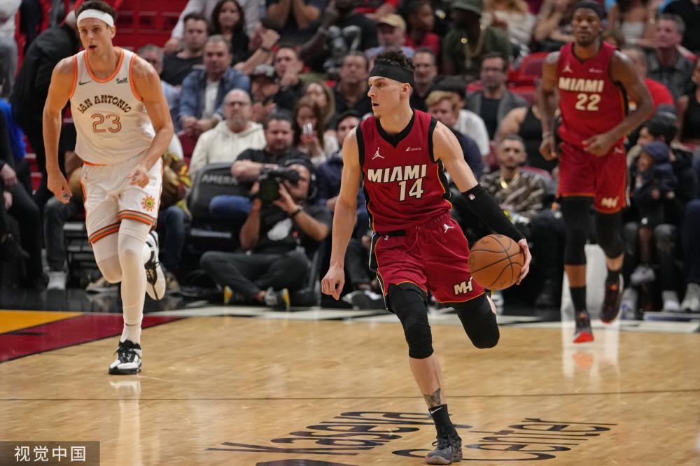 展现了全队 展现了全队